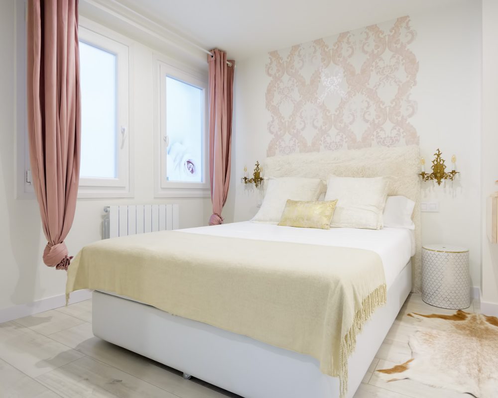 Habitación de hotel en alojamientos de vitoria céntricos.