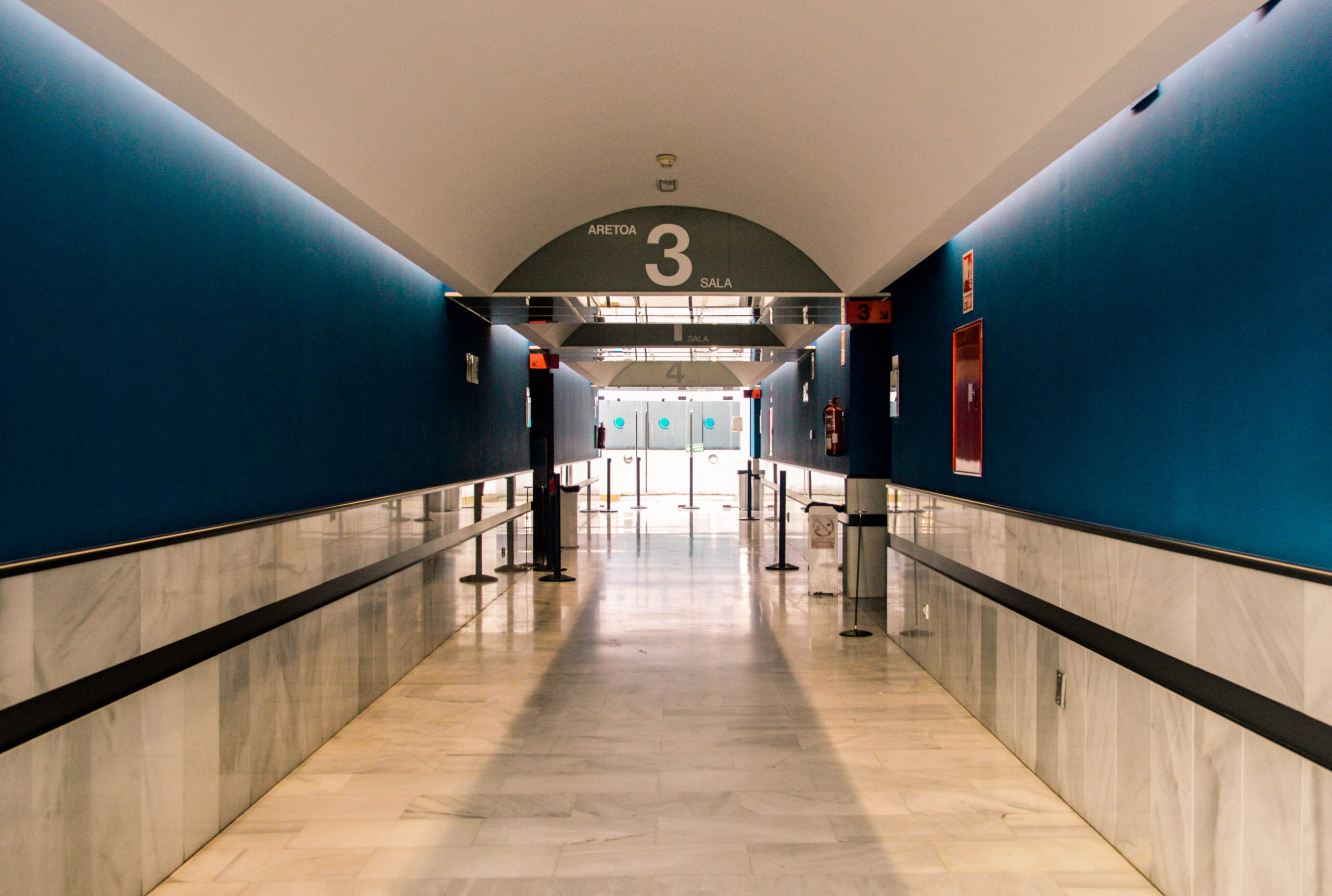 Los cines Flortida sonnj conocidos por su larga historia en vitoria. A 5 minutos de Habitaka, Hogares de Paso.